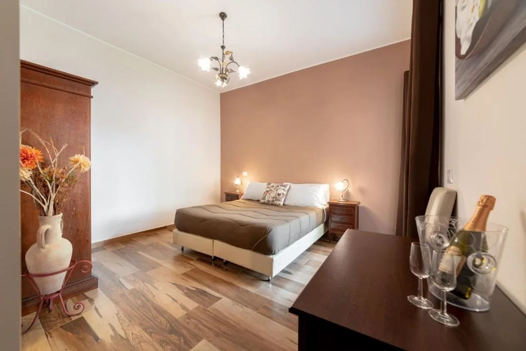 Double/Twin Room with Single Beds with Balcony — Myricae Rooms Affittacamere No Late Arrival