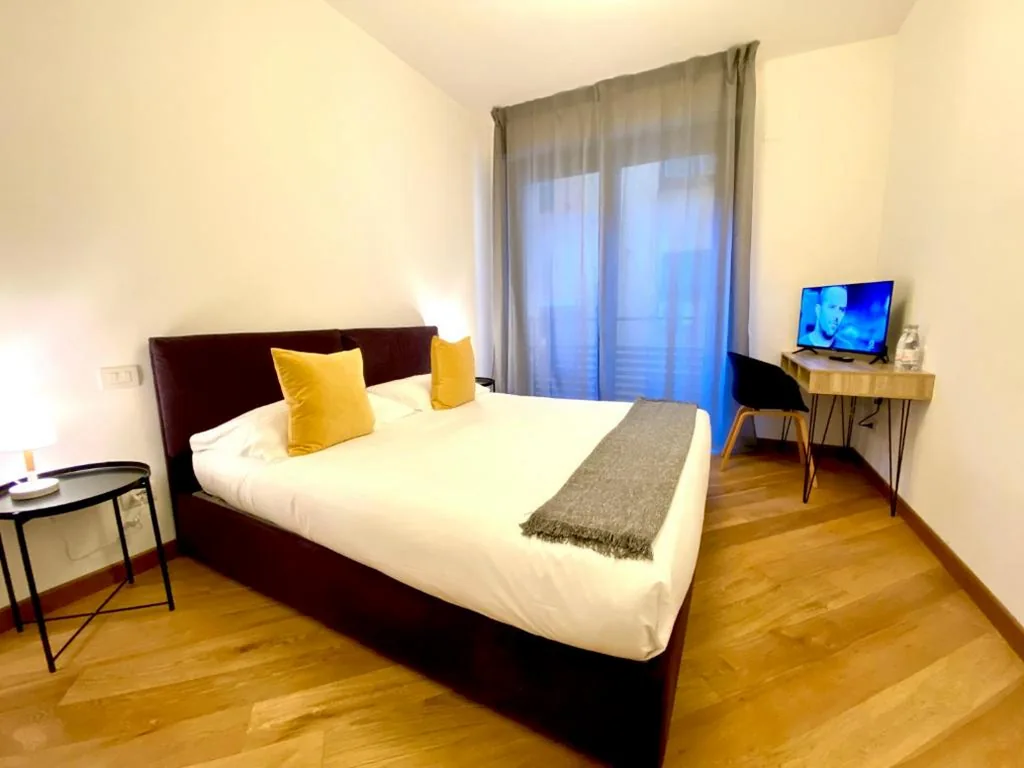Camera Matrimoniale/Doppia con Letti Singoli con Bagno Privato — Palazzina B – Smart Rooms