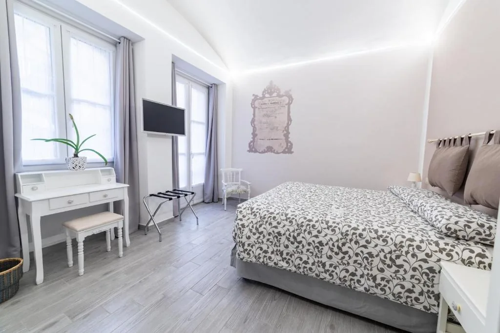 Double/Twin Room with Private Bathroom — Re Vittorio