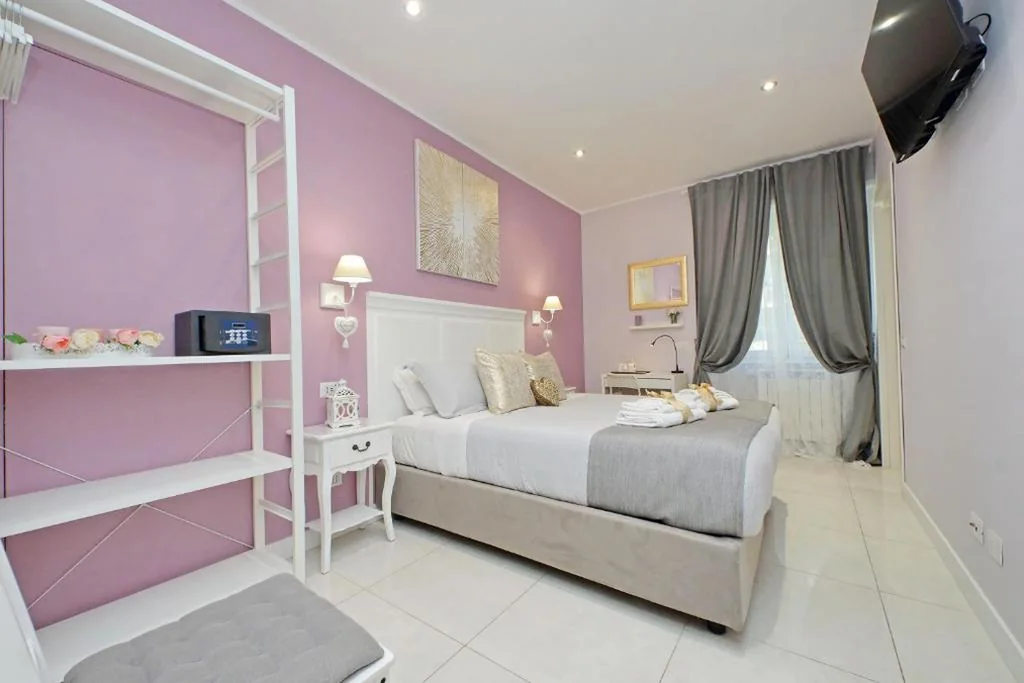 Camera Matrimoniale/Doppia con Letti Singoli con Bagno Privato — Roman Holiday Charming