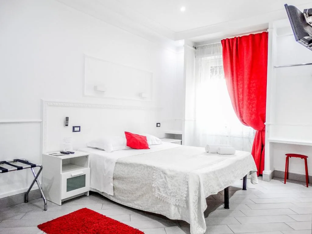 Camera Matrimoniale/Doppia con Letti Singoli con Balcone — Rome Central Inn