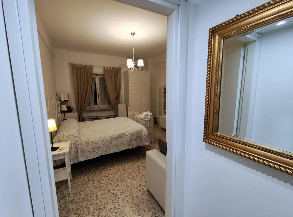Double/Twin Room with Private Bathroom — Sergio Tourist Rental close Tiburtina Station