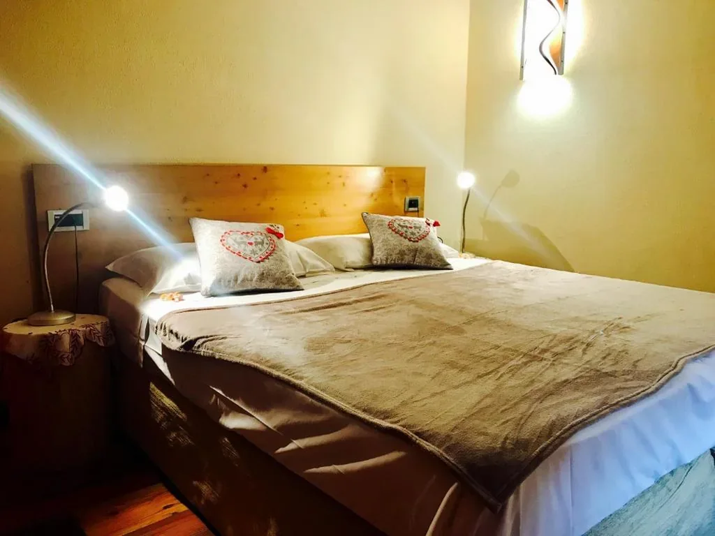Double/Twin Room with Balcony — Shatush Hotel
