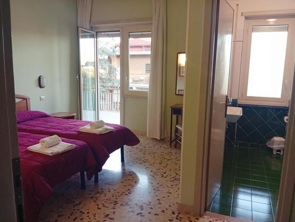 Double Room/Twin Room with Balcony — Villa Fatima, Casa per Ferie