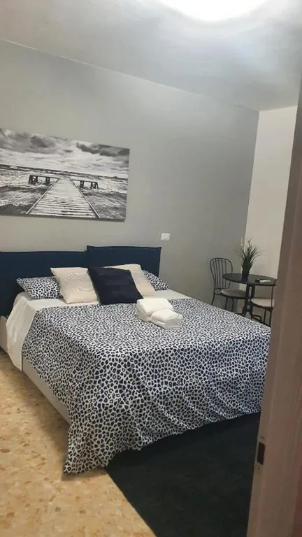 Double/Twin Room with Balcony — YTHA HOUSSE ROMA CENTRO