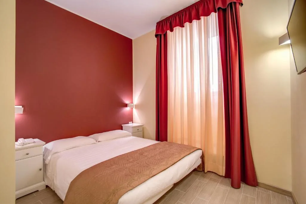 Camera Matrimoniale/Doppia con Letti Singoli con Letto Supplementare — Top Floor Navona
