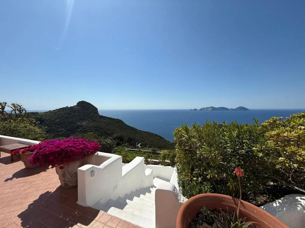 Camera Matrimoniale/Doppia con Letti Singoli con Terrazza — Guest House Villa Il Gabbiano