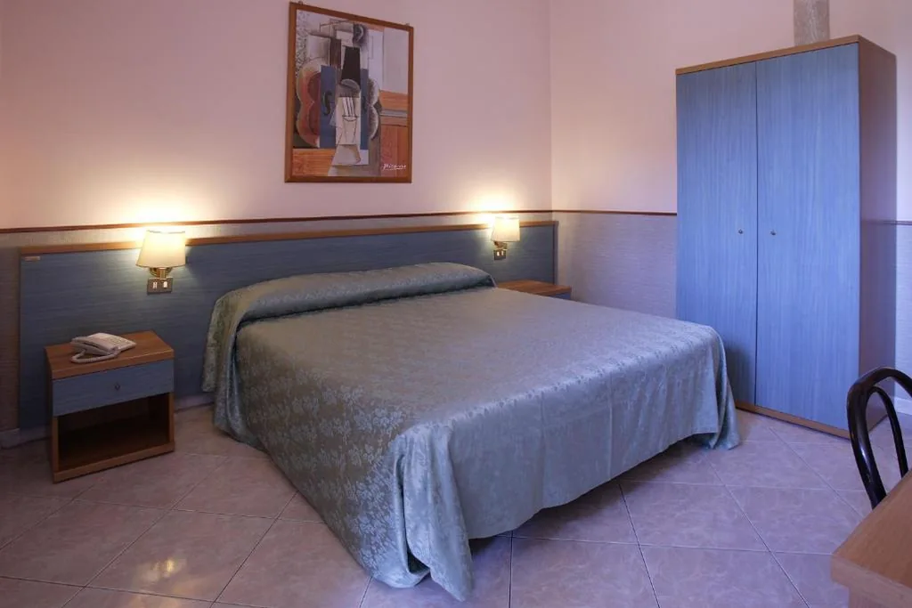 Double or Twin Room with Terrace — Hotel Lazzari