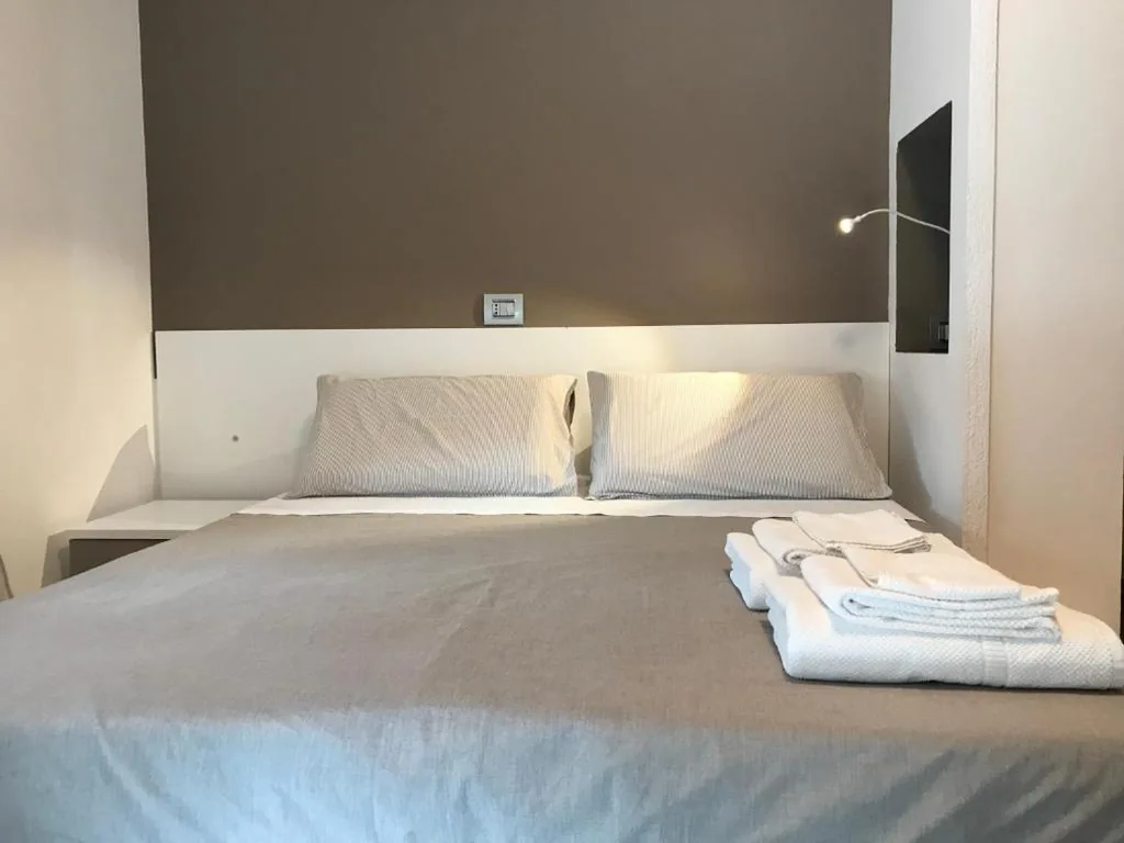 Camera Matrimoniale/Doppia con Letti Singoli con Terrazza — La Maggiolina camere La Spezia