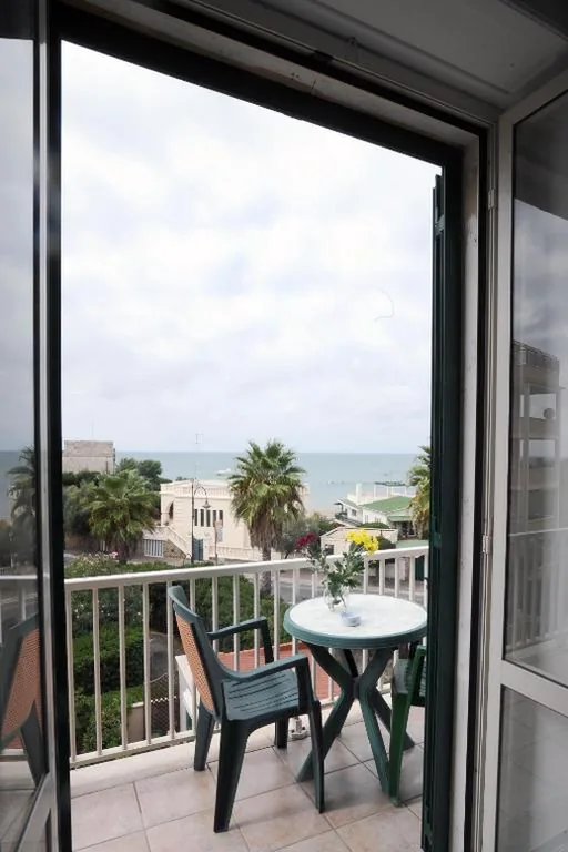 Camera Matrimoniale/Doppia con Letti Singoli con Vista Mare — Albergo Villa Marina