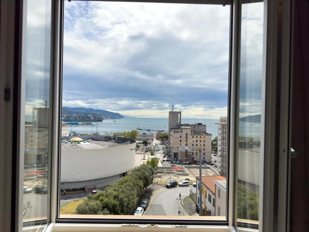 Camera Matrimoniale/Doppia con Letti Singoli con Vista Mare — Allegroitalia La Spezia 5 Terre