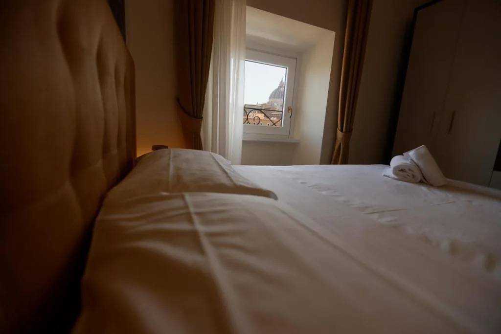 Camera Matrimoniale/Doppia con Letti Singoli con Vista Città — B&B A Picture of Rome