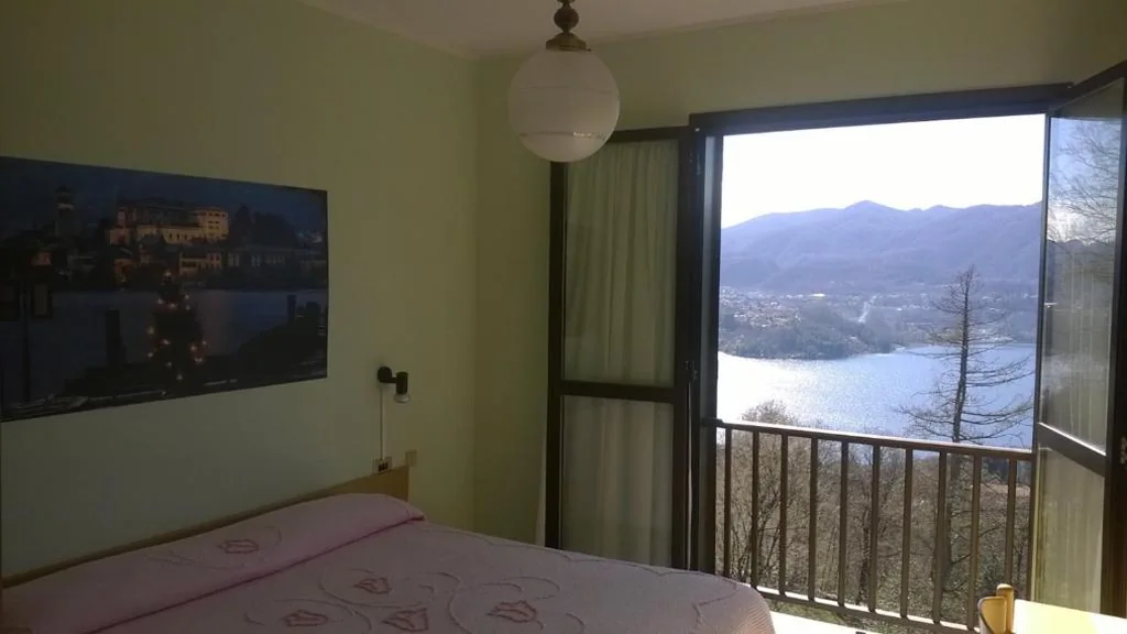Camera Matrimoniale/Doppia con Letti Singoli con Vista Lago. — Hotel Battle Of Britain
