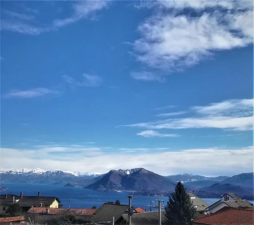 Camera Matrimoniale/Doppia con Letti Singoli con Vista Lago. — Hotel BB Villa Orchidea