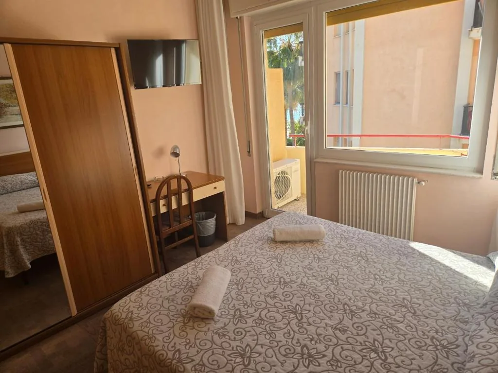 Camera Matrimoniale/Doppia con Letti Singoli con Vista — Hotel Colibrì