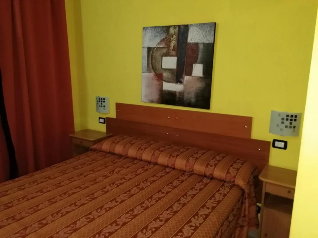 Camera Matrimoniale/Doppia con Letti Singoli con Vista Lago. — HOTEL COLLI FIORITI