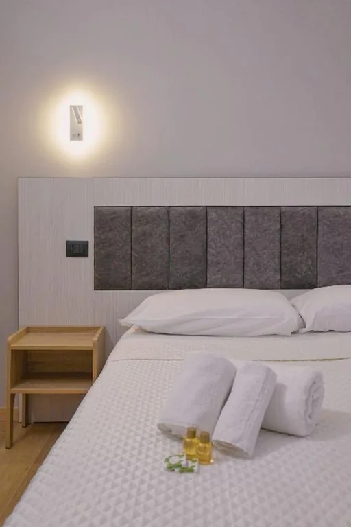 Double/Twin Room with Garden View — Hotel Garden