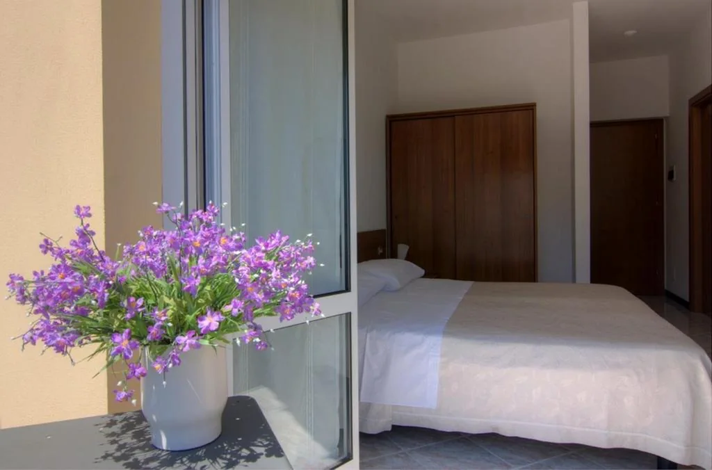 Camera Matrimoniale/Doppia con Letti Singoli con Vista Mare — Hotel Primo Sole