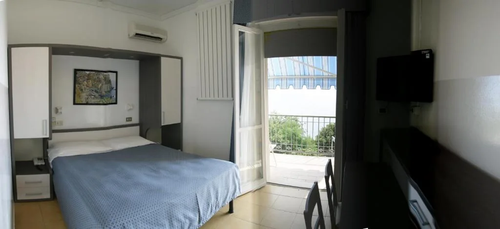 Camera Matrimoniale/Doppia con Letti Singoli con Vista Mare — Hotel Puntabella