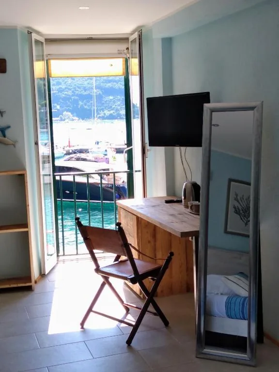 Camera Matrimoniale/Doppia con Letti Singoli con Vista Mare — La Calata