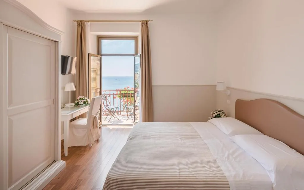 Camera Matrimoniale/Doppia con Letti Singoli con Vista Mare — Miramare Hotel