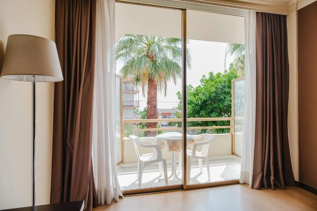 Camera Matrimoniale/Doppia con Letti Singoli con Vista Giardino — Nyala Suite Hotel