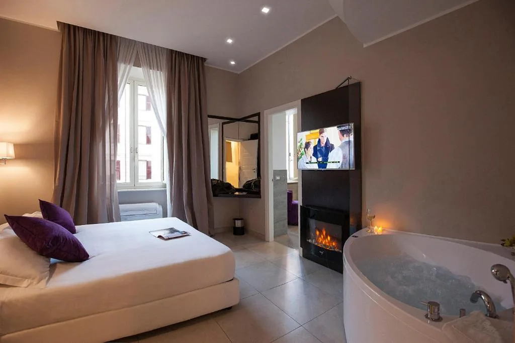 Camera Matrimoniale/Doppia con Letti Singoli con Vasca Idromassaggio — Roman Holidays Boutique