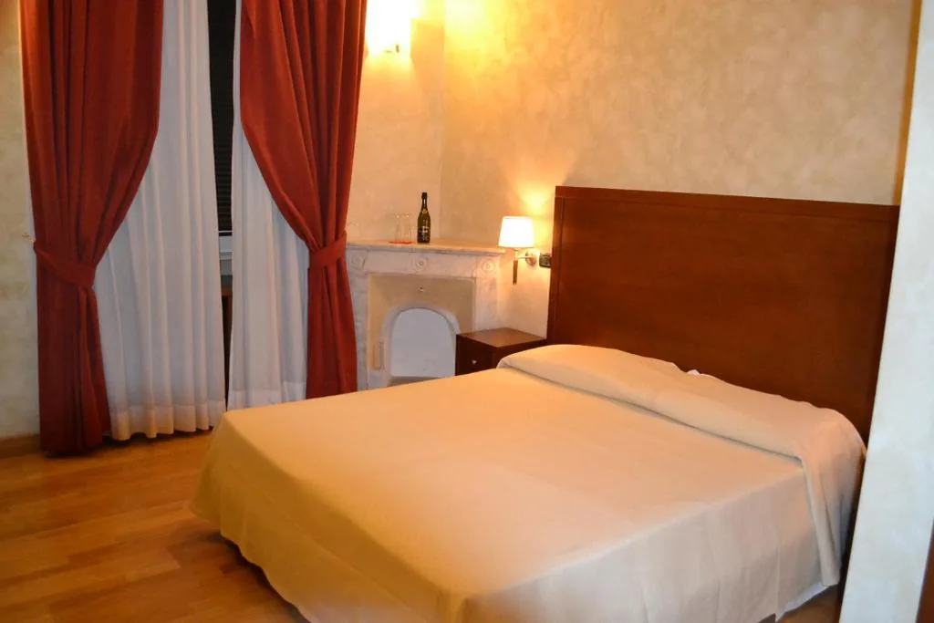 Double/Twin Room — Dipendenza Hotel Galileo