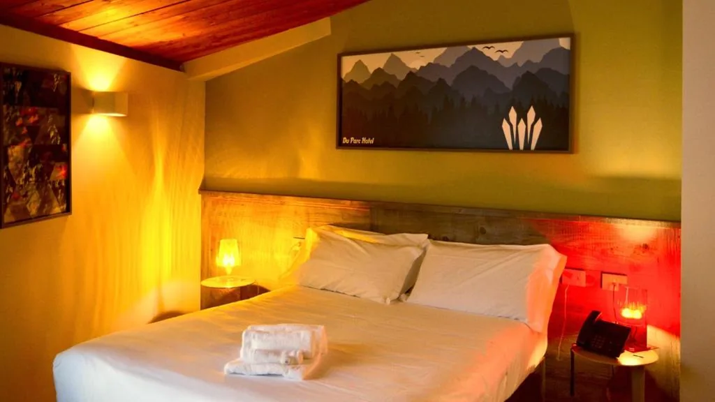 Double/Twin Room with Single Beds — Du Parc Hotel