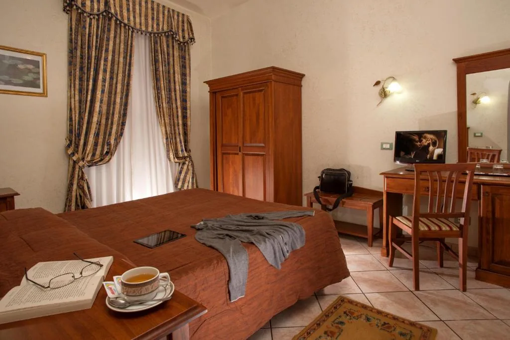 Double Room with Single Beds - Separate Building — Hotel Grifo