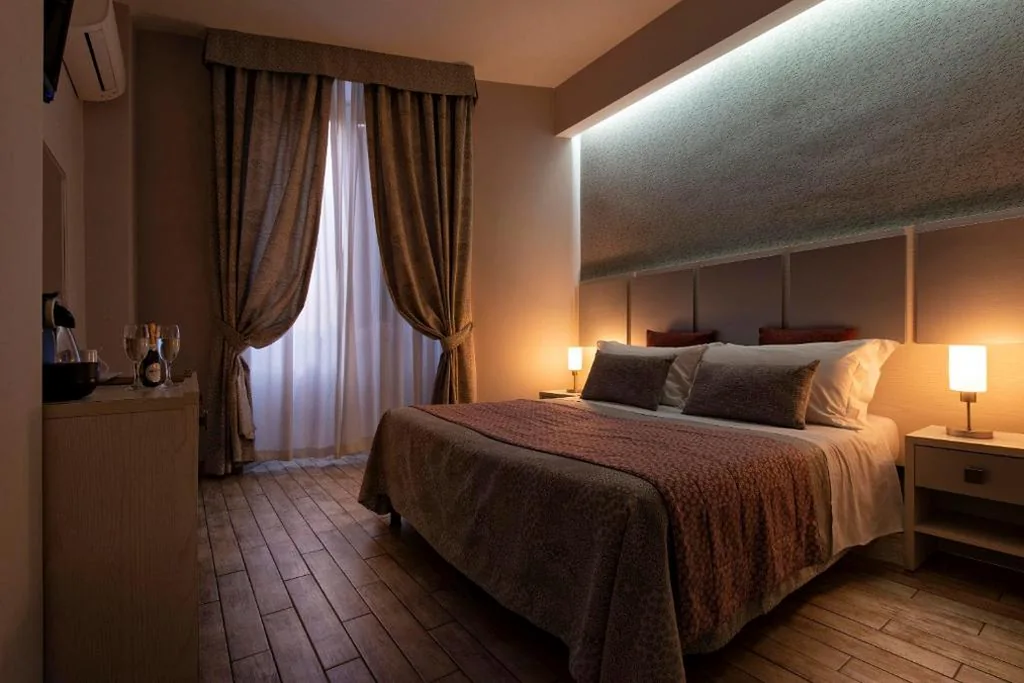 Camera Matrimoniale/Doppia con Letti Singoli — Five Rooms Rome Guesthouse