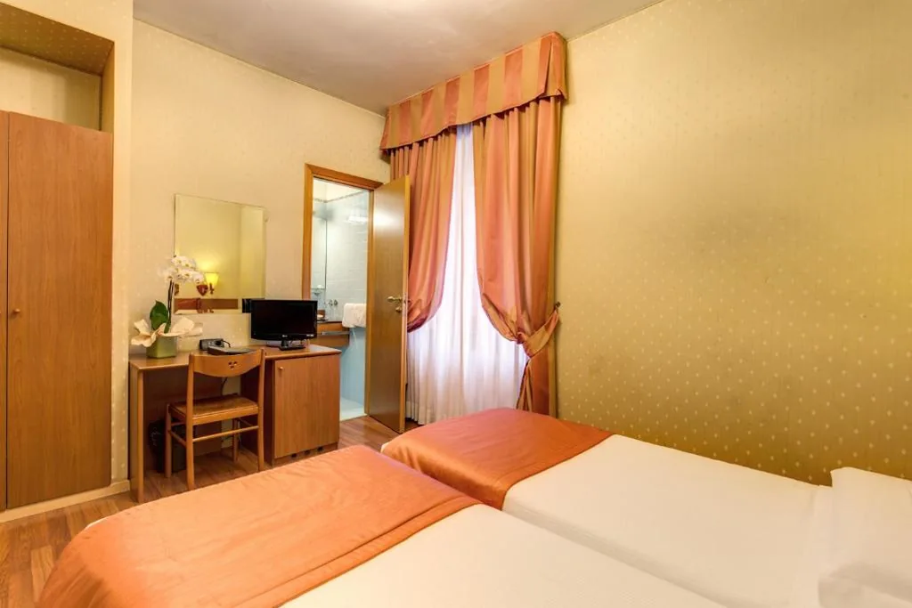 Double/Twin Room — Flower Garden Hotel