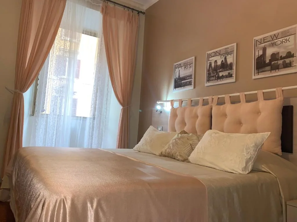 Camera Matrimoniale/Doppia con Letti Singoli — Guest house Aria
