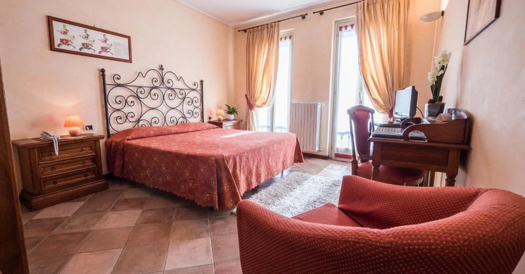 Camera Matrimoniale/Doppia con Letti Singoli — Hotel Aquadolce