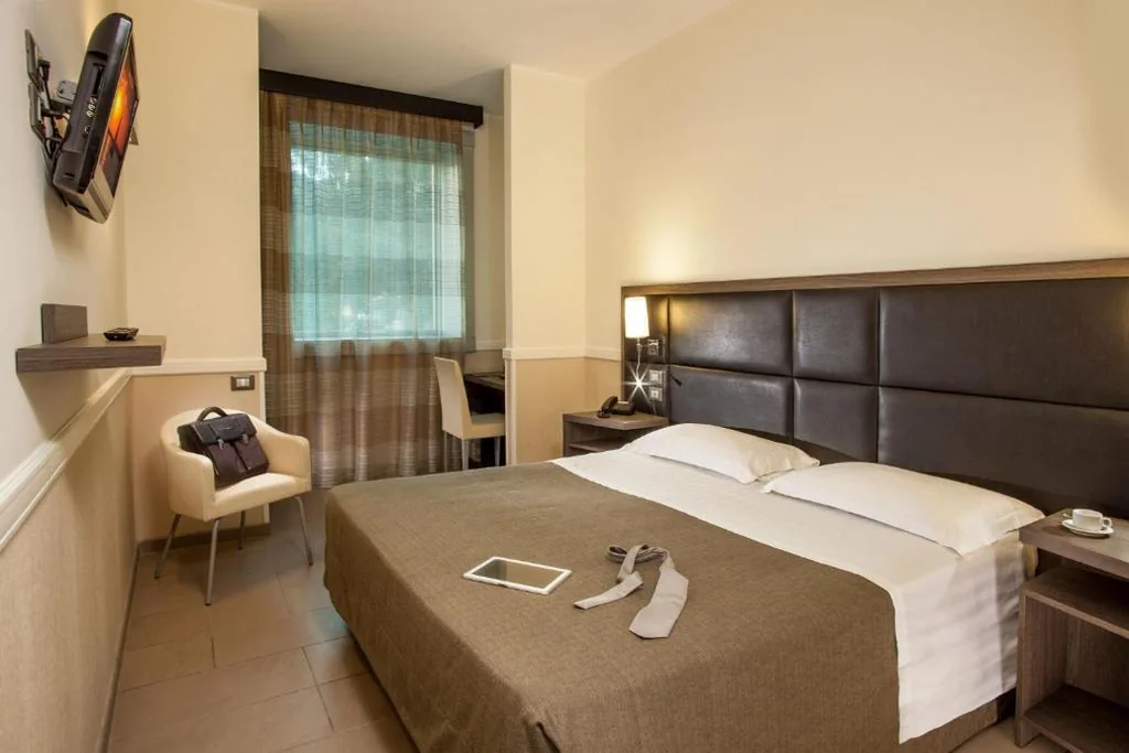 Camera Matrimoniale/Doppia con Letti Singoli — Hotel Artis
