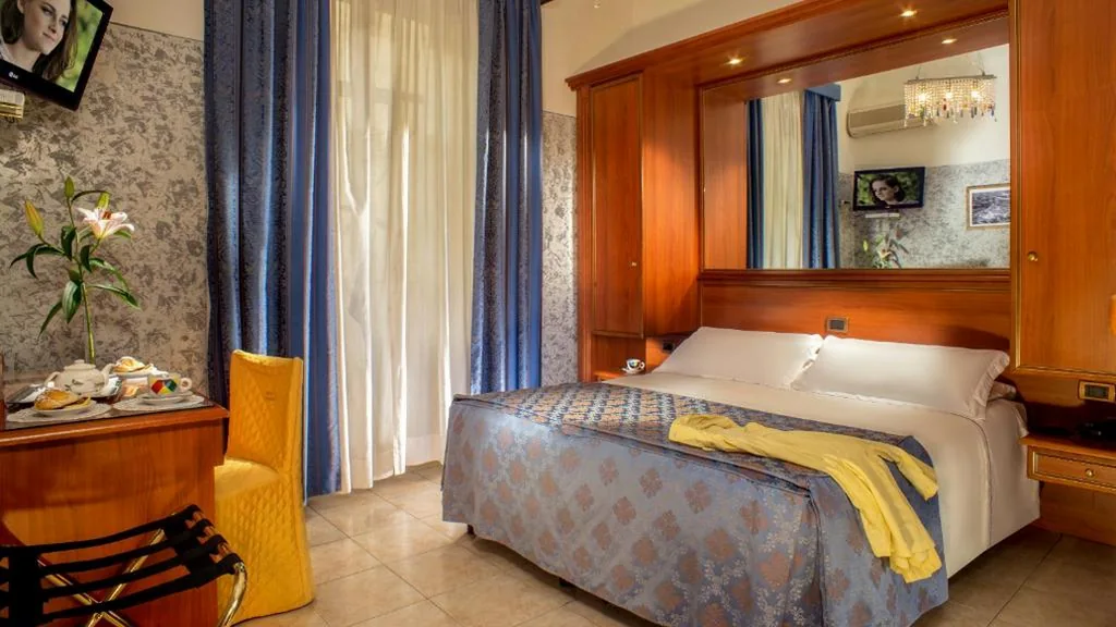 Double/Twin Room — Hotel Assisi