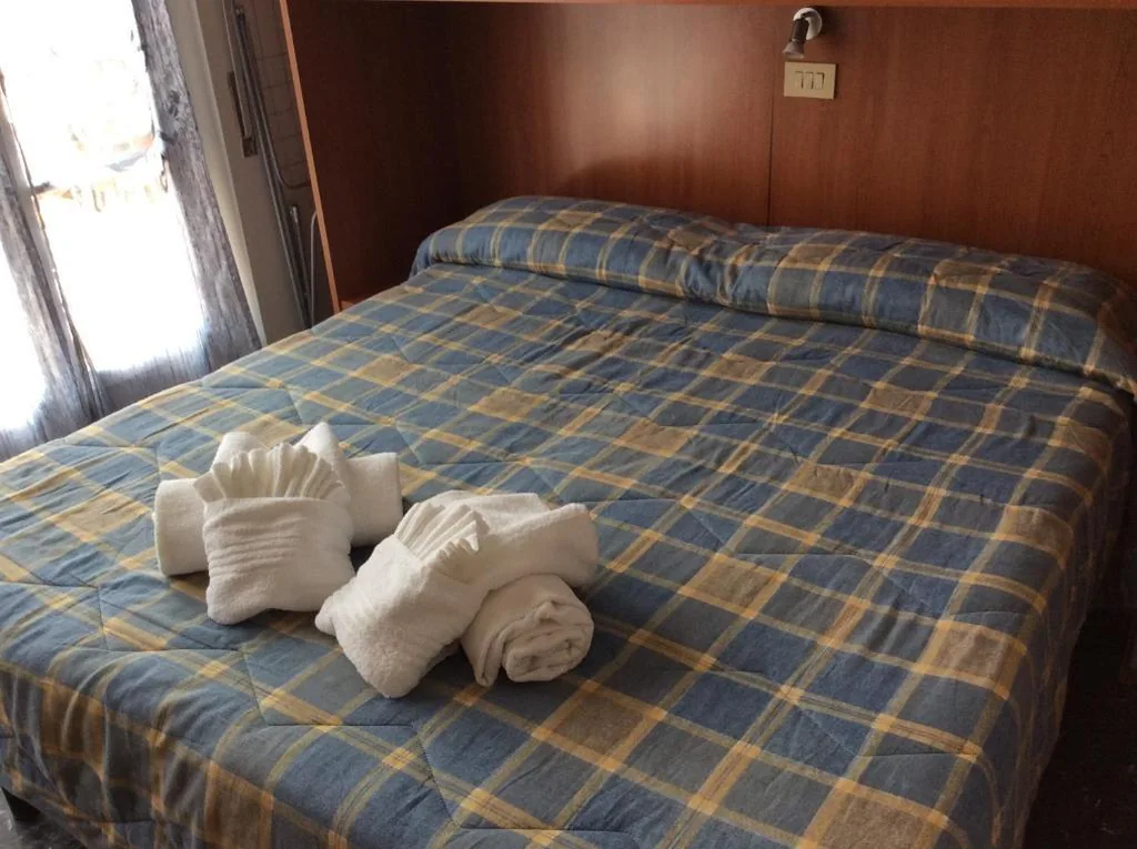 Double Room with Twin Beds — Hotel Aurora