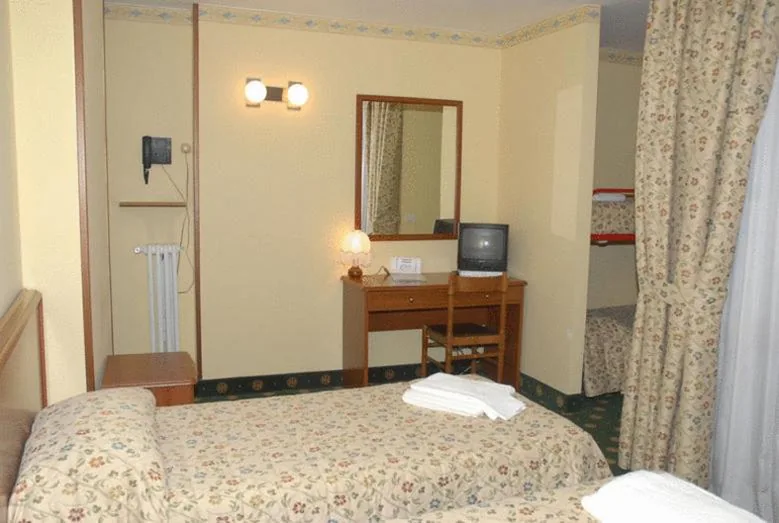 Double/Twin Room — Hotel Biancaneve