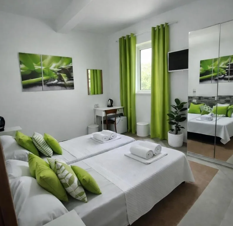 Camera Matrimoniale/Doppia con Letti Singoli — Hotel Birillo
