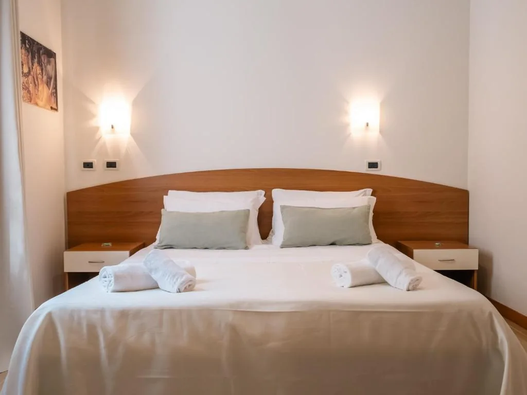 Camera Matrimoniale/Doppia con Letti Singoli — Hotel Ca’ De Berna