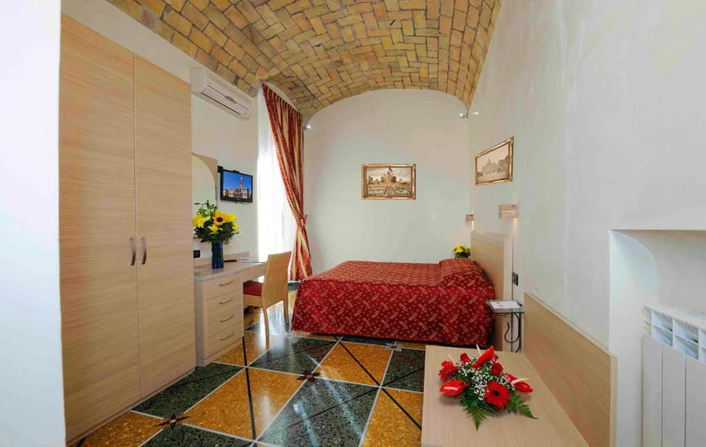 Double/Twin Room — Hotel Campidoglio
