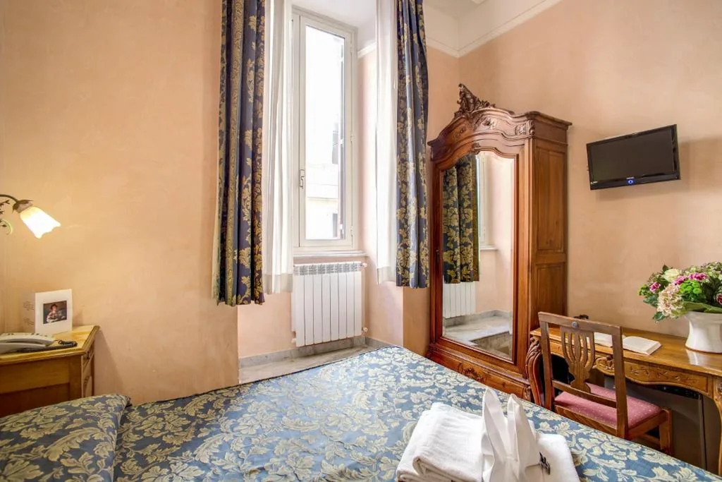 Camera Matrimoniale/Doppia con Letti Singoli — Hotel Caravaggio