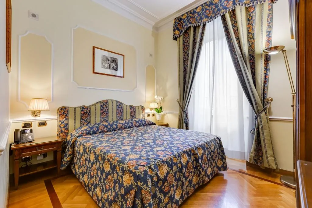 Camera Matrimoniale/Doppia con Letti Singoli — Hotel Cellini