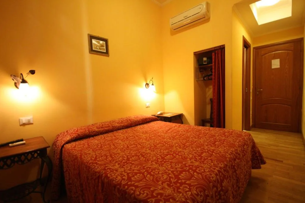 Double/Twin Room — Hotel Cherubini