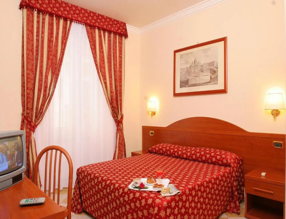 Double/Twin Room — Hotel Chicago