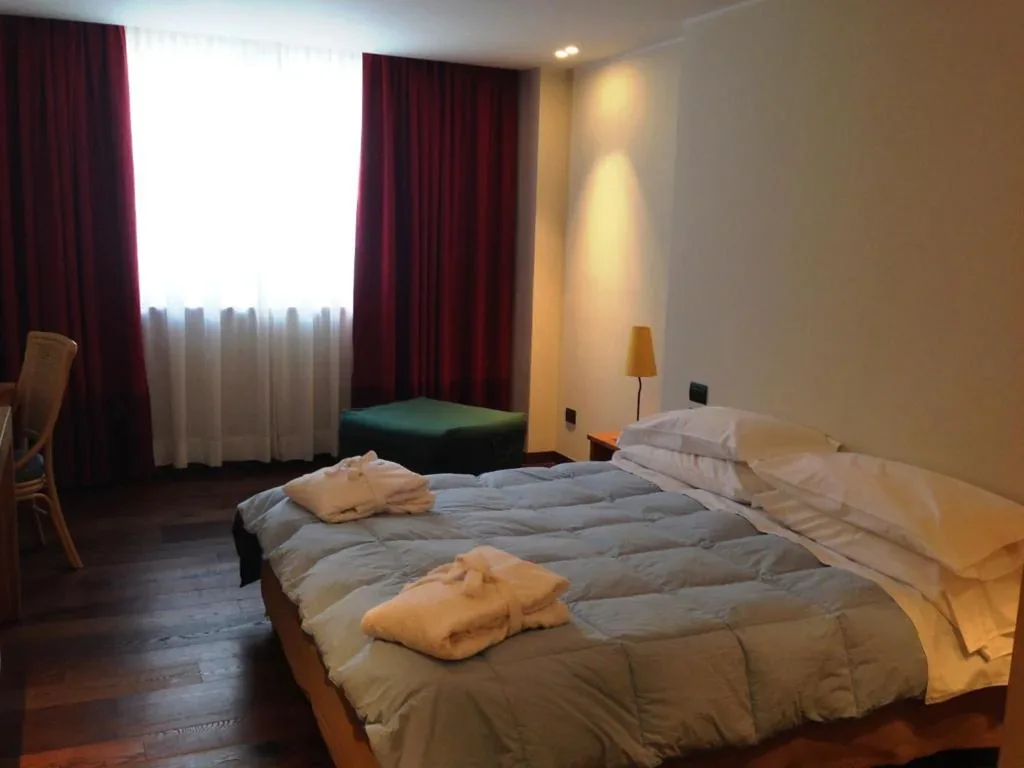 Double/Twin Room — Hotel Dufour