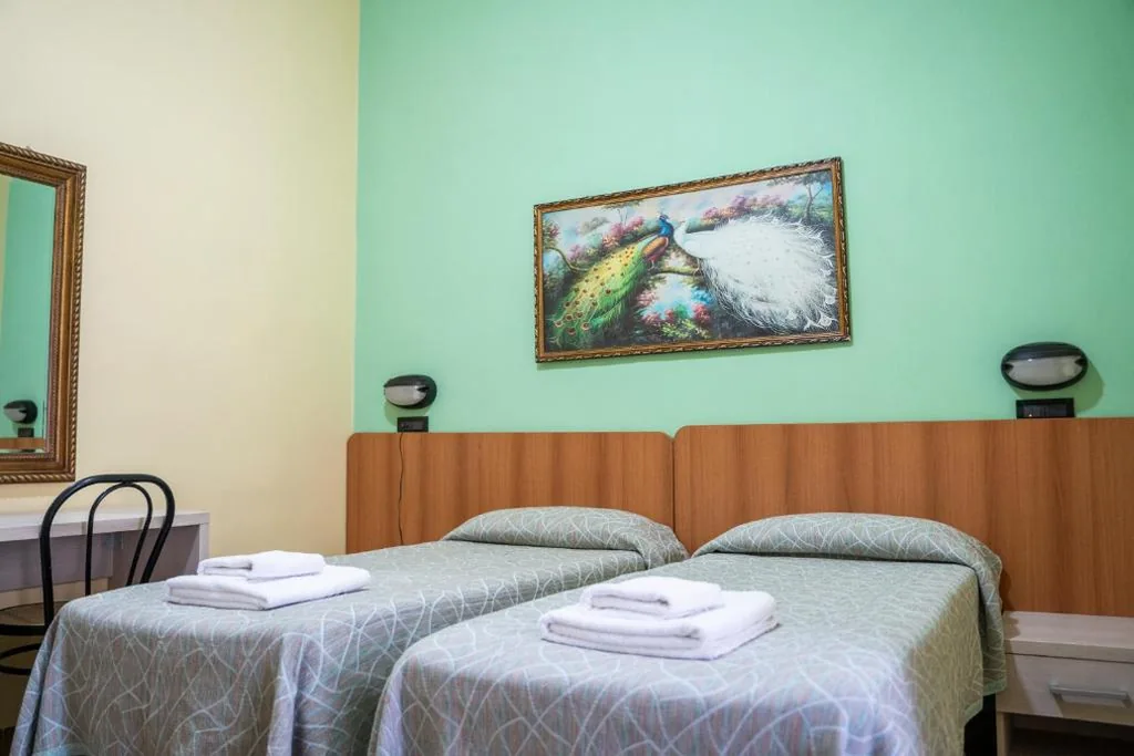 Double/Twin Room — Hotel Ferrarese