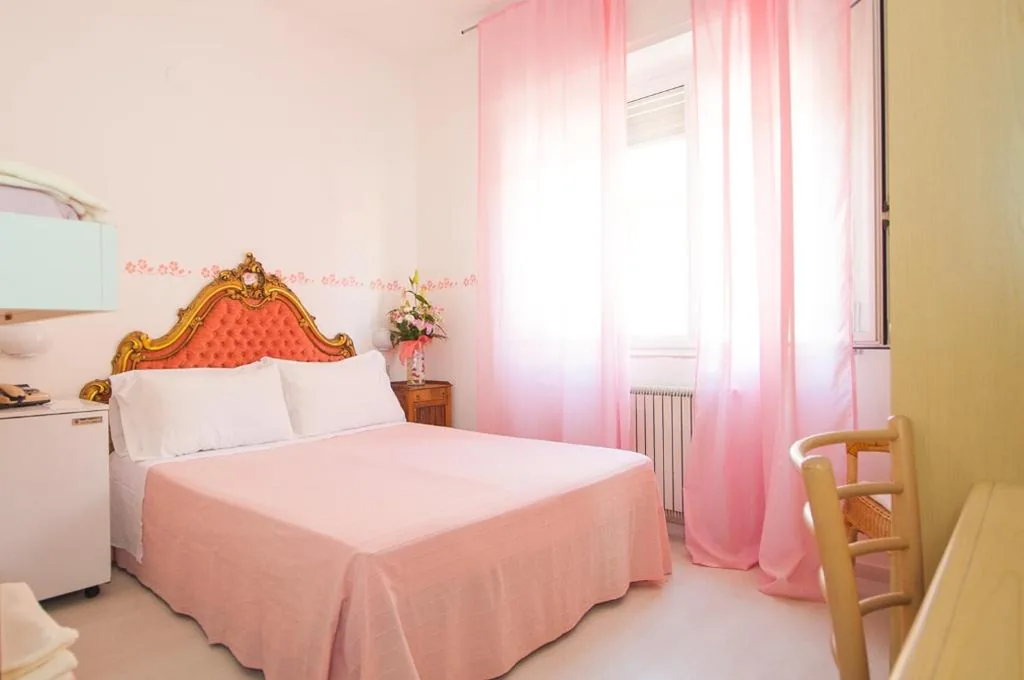 Camera Matrimoniale/Doppia con Letti Singoli — Hotel Giongo