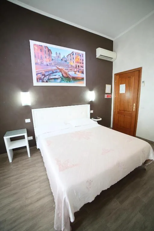 Double/Twin Room — Hotel Giugiù