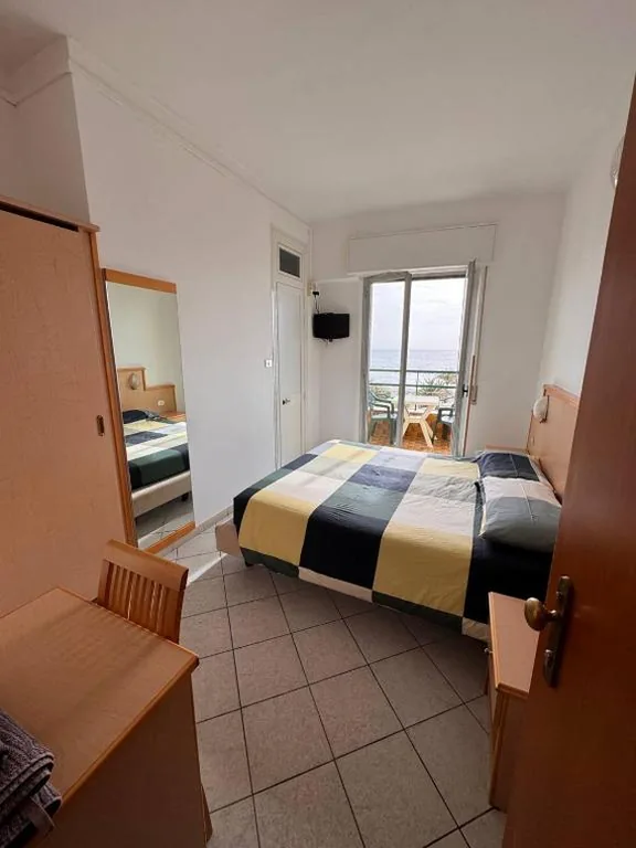 Double/Twin Room — Hotel Ideal